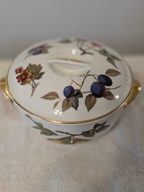 Royal Worcester Caserole Dish With Fruit Motif.